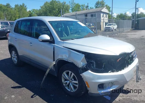 2012 Volkswagen Tiguan Le z USA, uszkodzony, nr VIN WVGAV7AX0CW560866